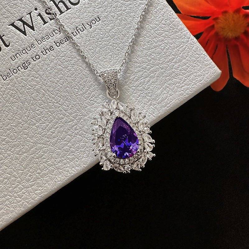 Luxury Minimalist Necklace with Teardrop Pendant - Nova LuxeLuxury Minimalist Necklace with Teardrop Pendant